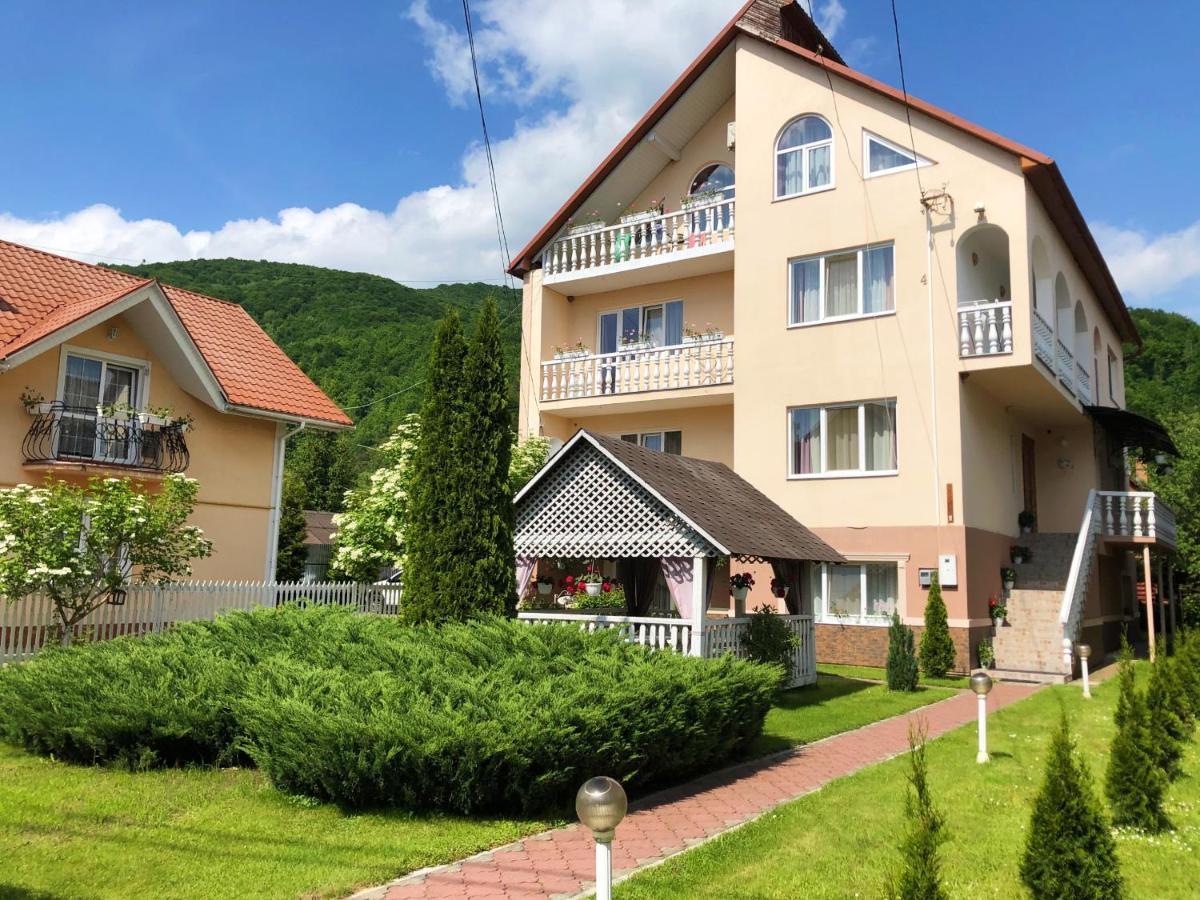 Hotel У Оксани Solochyn Esterno foto